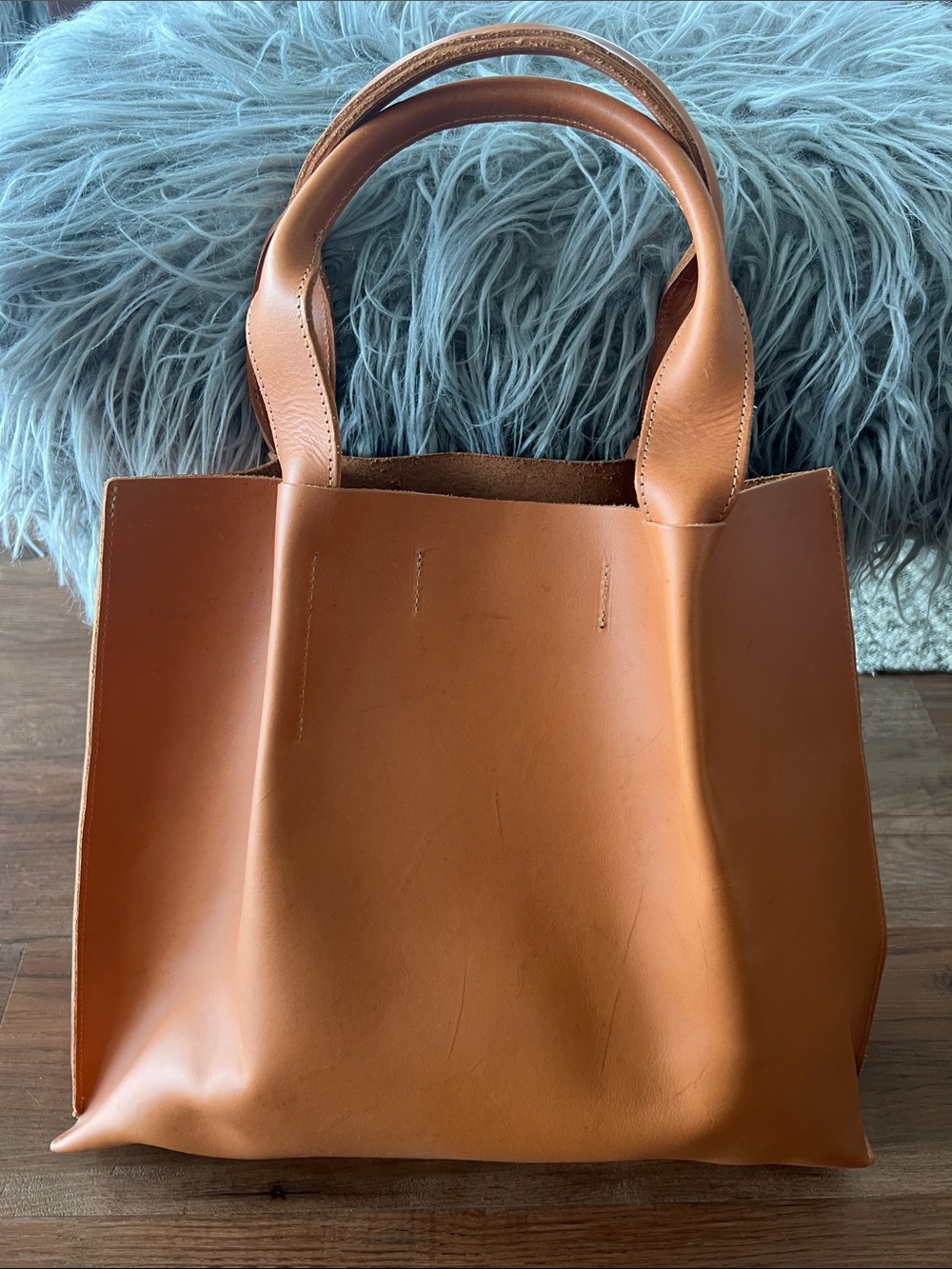 Oliveve Maggie Tote w/Dust bag - Butterscotch - Picture 9 of 11